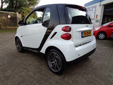 Smart Fortwo coupé - 1.0 PURE / AUTOMAAT / AIRCO / ELEK RMN / C.VERGR.AFSTAND / 15 INCH LM VLG / RAD