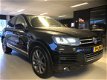 Volkswagen Touareg - 3.0 TDI / LEER / TREKHAAK / NAVI / DVD / VOL / RIJKLAARPRIJS - 1 - Thumbnail