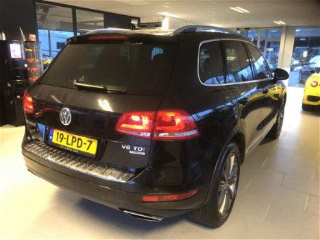 Volkswagen Touareg - 3.0 TDI / LEER / TREKHAAK / NAVI / DVD / VOL / RIJKLAARPRIJS - 1