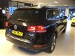 Volkswagen Touareg - 3.0 TDI / LEER / TREKHAAK / NAVI / DVD / VOL / RIJKLAARPRIJS - 1 - Thumbnail