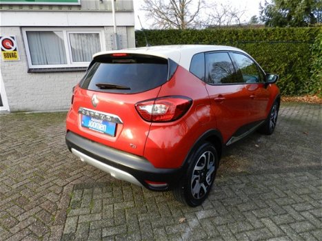 Renault Captur - 1.2 TCe Helly Hansen - AUTOMAAT - Climate Contr. - Park.Sens. - Navigatie - CruiseC - 1