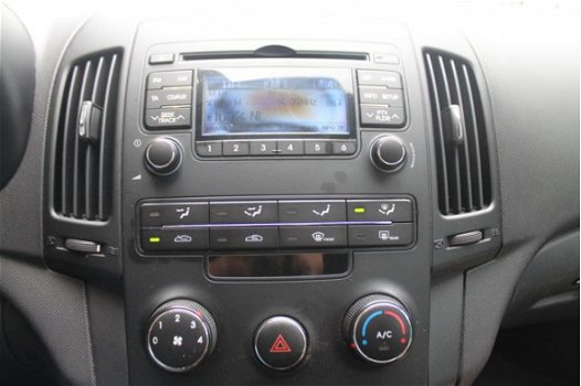 Hyundai i30 - 1.4i i-Drive Cool Slechts 84.000KM 5DRS Airco USB Elektr Pakket ETC Zeer Nette Auto - 1