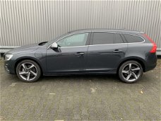 Volvo V60 - 2.4 D6 R-DESIGN HYBR. NAVI XENON LEDER PDC LMV