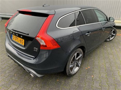 Volvo V60 - 2.4 D6 R-DESIGN HYBR. NAVI XENON LEDER PDC LMV - 1