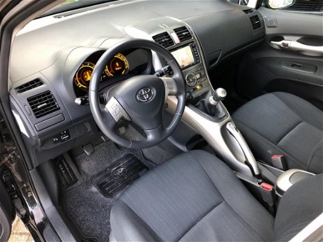 Toyota Auris - 1.6-16V Dynamic - 1