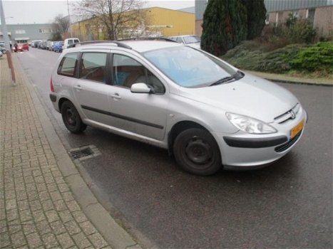 Peugeot 307 Break - 2.0 HDi XT 66 KW - 1