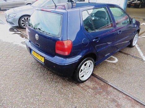 Volkswagen Polo - 1.4-16V Trendline - 1