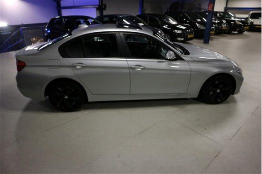 BMW 3-serie - 320i Executive SPORT / S-DAK / NAVI / LED / DIKKE UITVOERING - 1