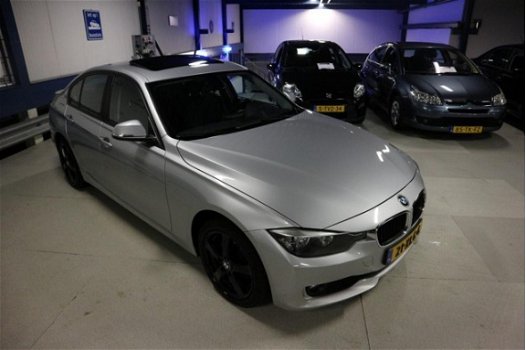 BMW 3-serie - 320i Executive SPORT / S-DAK / NAVI / LED / DIKKE UITVOERING - 1