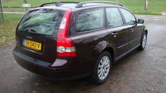 Volvo V50 - 2.4 140PK GEARTRONIC Summum - 1