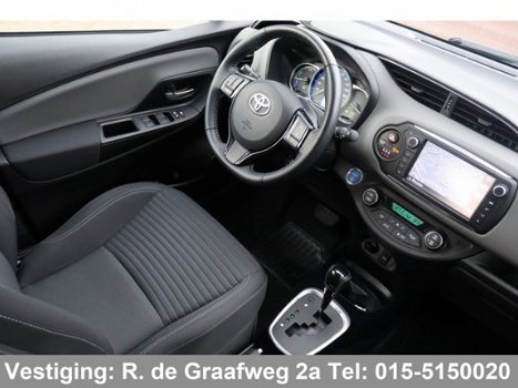 Toyota Yaris - 1.5 Hybrid Dynamic | Navigatie | 1e eigenaar | Camera | Lichtmetalen velgen - 1