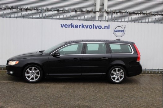 Volvo V70 - D2 Momentum - 1