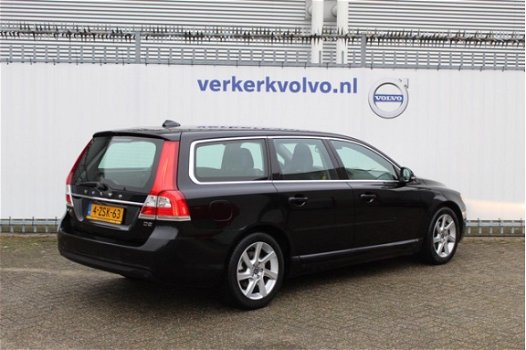 Volvo V70 - D2 Momentum - 1