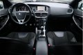 Volvo V40 - 2.0 D Summmum R-Design | Leder/Alcantara | Trekhaak | Xenon | Navigatie | NAP | 1e eig | - 1 - Thumbnail