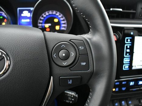 Toyota Auris - 1.8 Hybrid Dynamic | Navigatie | Stoelverwarming | Licht/Regensensor | - 1