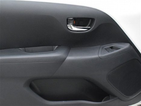 Toyota Aygo - 1.0 VVT-i x-joy | Leder | Navigatie | Airco | Uniek - 1