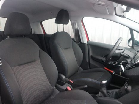 Peugeot 208 - 1.2 82 pk Style | Navigatie | Parkeersensoren | Cruise Control | - 1