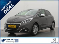 Peugeot 208 - 1.2 82pk Allure | Navigatie | Parkeersensoren | 16" lm velgen | Climate control |