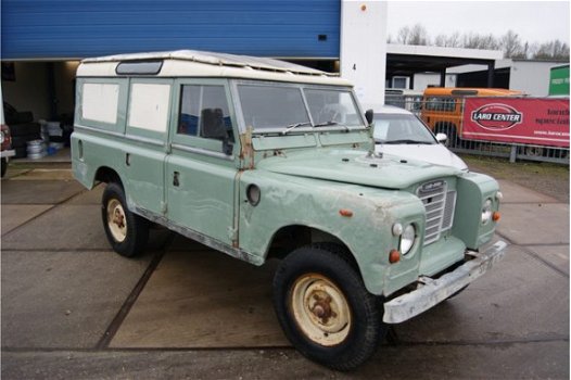 Land Rover 109 - serie 3 stationwagon - 1