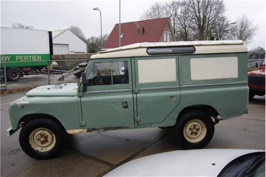 Land Rover 109 - serie 3 stationwagon - 1