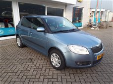 Skoda Fabia - 1.6-16V Tour AUTOMAAT