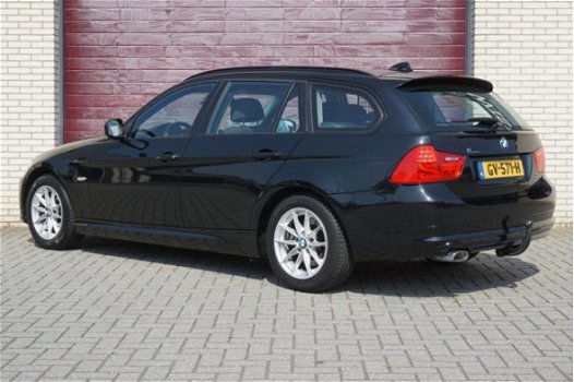 BMW 3-serie Touring - 320d Executive // Trekhaak, Navi prof, MFL Sportstuur, Cruise control, Sportst - 1