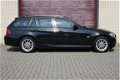 BMW 3-serie Touring - 320d Executive // Trekhaak, Navi prof, MFL Sportstuur, Cruise control, Sportst - 1 - Thumbnail