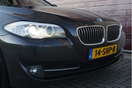 BMW 5-serie Touring - 520d High Executive Xenon, Elektrische trekhaak, M-sportstuur, Panoramadak, Gr - 1