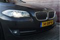 BMW 5-serie Touring - 520d High Executive Xenon, Elektrische trekhaak, M-sportstuur, Panoramadak, Gr - 1 - Thumbnail