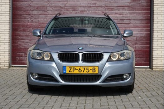 BMW 3-serie Touring - 320i // Adaptieve Xenon koplampen, Navigatie, Keyless entry, Stoelverwarming, - 1
