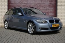 BMW 3-serie Touring - 320i // Adaptieve Xenon koplampen, Navigatie, Keyless entry, Stoelverwarming,