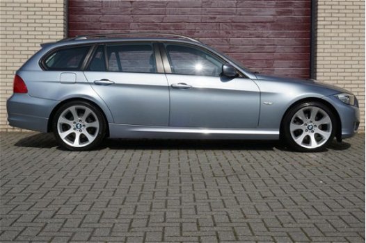 BMW 3-serie Touring - 320i // Adaptieve Xenon koplampen, Navigatie, Keyless entry, Stoelverwarming, - 1