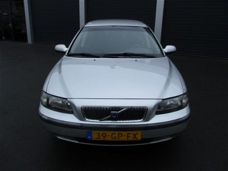 Volvo V70 - 2.4 COMFORT LINE - 1