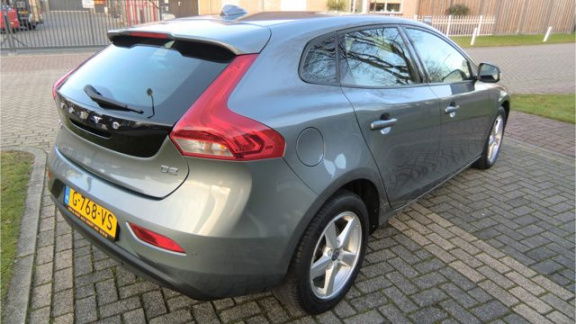 Volvo V40 - 1.6 D2 Kinetic met 47000 km Navi Ecc- Airco Lmv Pdc 6-Bak enz. GEEN AFLEVERINGSKOSTEN - 1