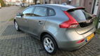 Volvo V40 - 1.6 D2 Kinetic met 47000 km Navi Ecc- Airco Lmv Pdc 6-Bak enz. GEEN AFLEVERINGSKOSTEN - 1 - Thumbnail