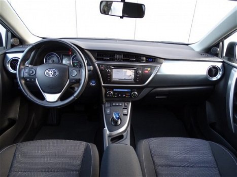 Toyota Auris - 1.8 Hybrid Aspiration Business Special | Navigatie | Parkeercamera | Parkeersensoren - 1