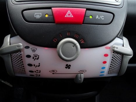 Toyota Aygo - 1.0 VVT-i Aspiration 5-deurs | Airco | Bluetooth | USB | - 1