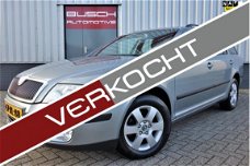 Skoda Octavia Combi - 1.6 Elegance | BIJNA YOUNGTIMER | 2e EIG |