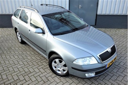 Skoda Octavia Combi - 1.6 Elegance | BIJNA YOUNGTIMER | 2e EIG | - 1