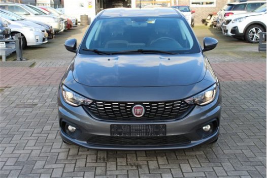 Fiat Tipo. - 1.4 T-Jet 16v Lounge Clima-Cruise-Navi-Bluetooth-Camera 12 Maanden Bovag Garantie - 1