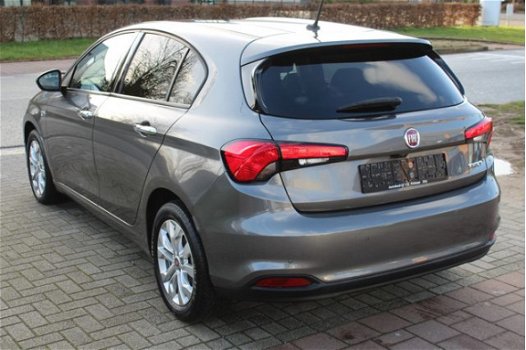 Fiat Tipo. - 1.4 T-Jet 16v Lounge Clima-Cruise-Navi-Bluetooth-Camera 12 Maanden Bovag Garantie - 1