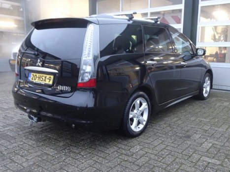 Mitsubishi Grandis - 2.4-16V InSport 7 persoons Trekhaak Parkeerhulp achter - 1