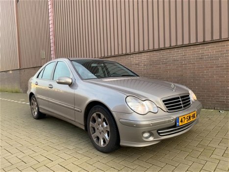 Mercedes-Benz C-klasse - 200 CDI Avantgarde Aut. Navi 2006 - 1