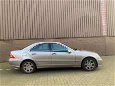 Mercedes-Benz C-klasse - 200 CDI Avantgarde Aut. Navi 2006