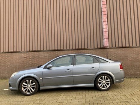 Opel Vectra GTS - 2.2-16V Sport Navi Clima APK NAP - 1