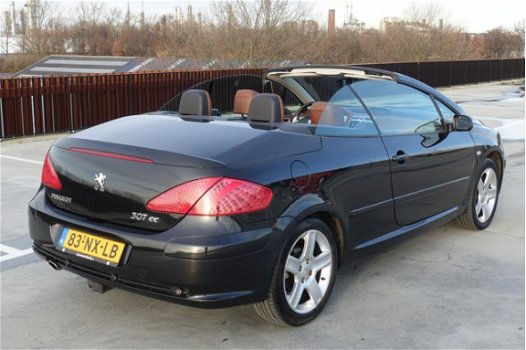 Peugeot 307 CC - 2.0-16V Sport | Leer | Cruise & climate control | Netjes onderhouden | Trekhaak - 1