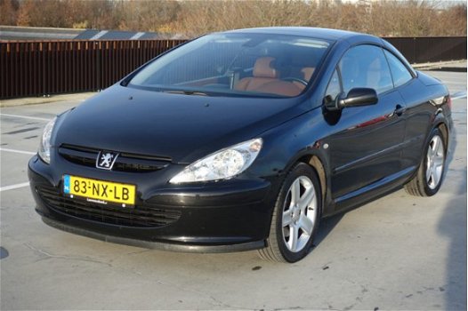 Peugeot 307 CC - 2.0-16V Sport | Leer | Cruise & climate control | Netjes onderhouden | Trekhaak - 1