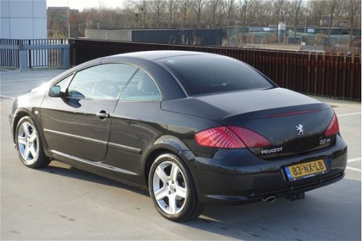 Peugeot 307 CC - 2.0-16V Sport | Leer | Cruise & climate control | Netjes onderhouden | Trekhaak - 1