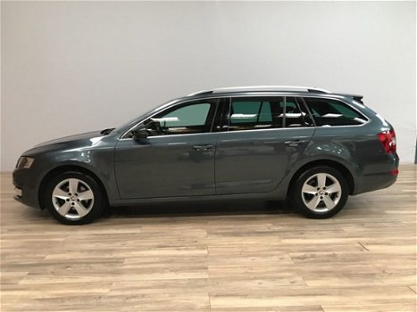 Skoda Octavia - 1.6 TDI Greenline Businessline NAVI / TREKHAAK / PDC V&A / 1E EIG / STOELVERWARMING - 1