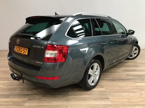 Skoda Octavia - 1.6 TDI Greenline Businessline NAVI / TREKHAAK / PDC V&A / 1E EIG / STOELVERWARMING - 1